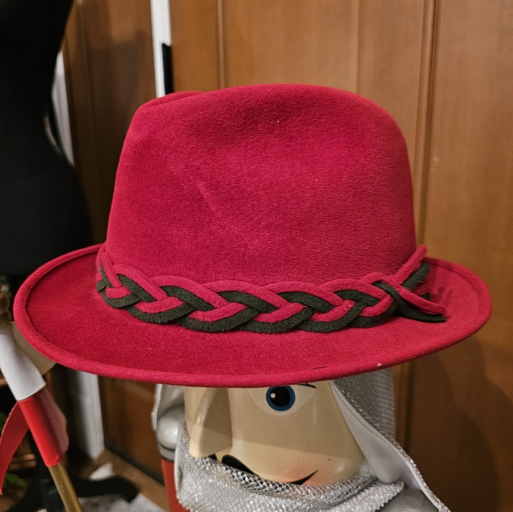 Cavanaugh Hats New York Red Felt Fedora Hat
